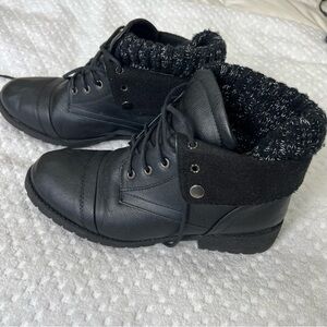 DAILY SHOES. Ankle Boots